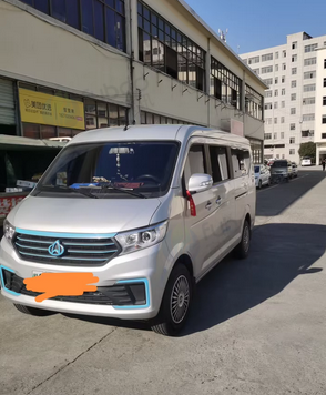 九江地区处理六座新能源中型面包车