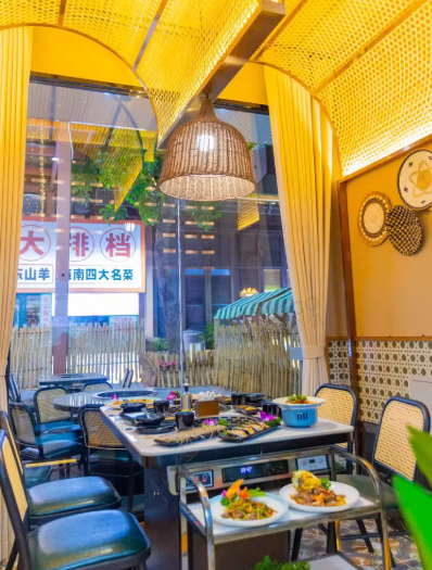 三亚地区处理一批烤肉桌椅