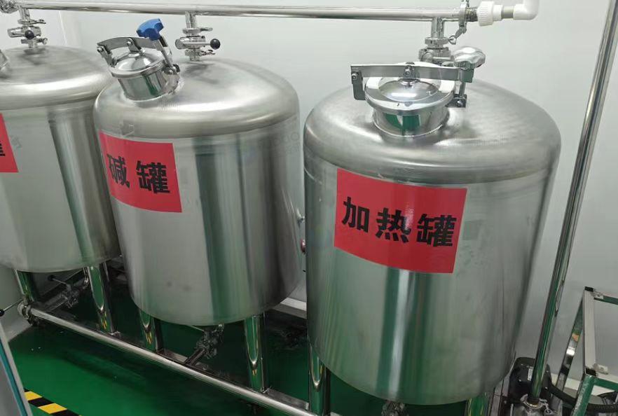 郑州地区处理化验室设备、cip清洗机电加热、两台冷库制冷机、旋转盖盘灌装机一体机