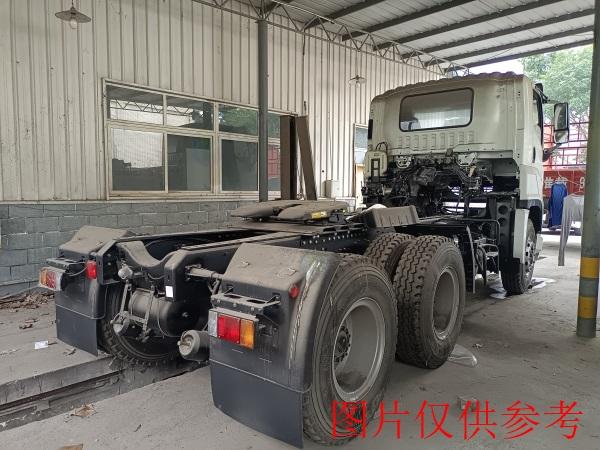 9月23日重庆渝北动力系统公司半成品五十铃拖头一辆转让公告