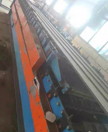 临沧地区处理上辊万能式卷板机、数控火焰切割机、H型钢矫正机、通过式抛丸清理机、埋弧焊机、钢结构生产线