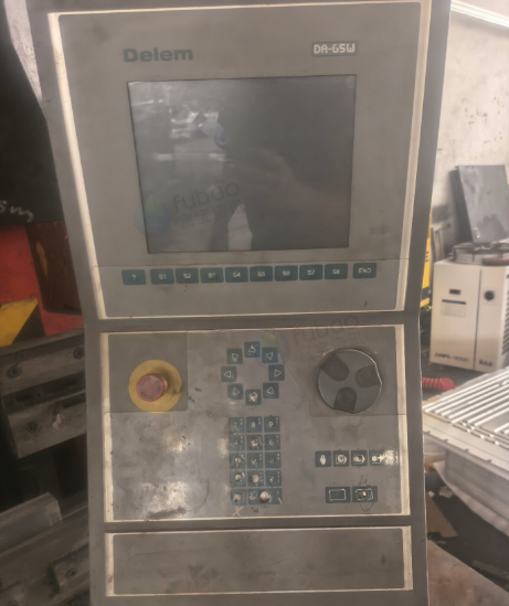 常州地区工厂处理160T扬力折弯机