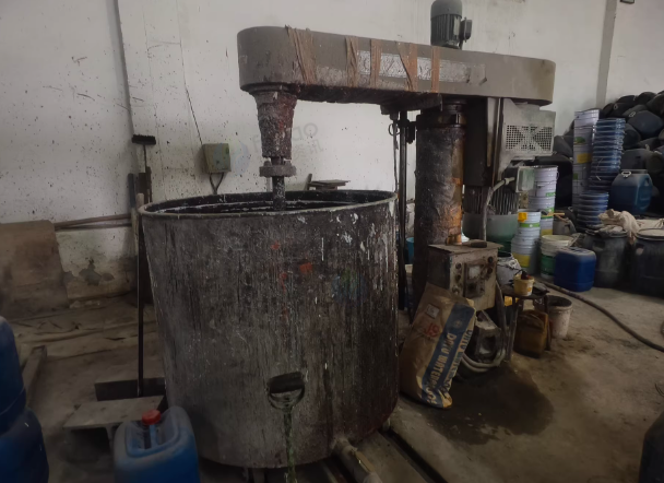 大连地区工厂处理二手防水材料生产设备一批