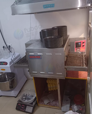 来宾地区披萨店处理链式电烤炉