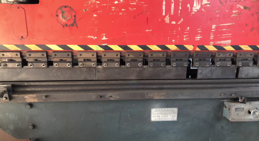 无锡地区工厂处理3.2m剪板机