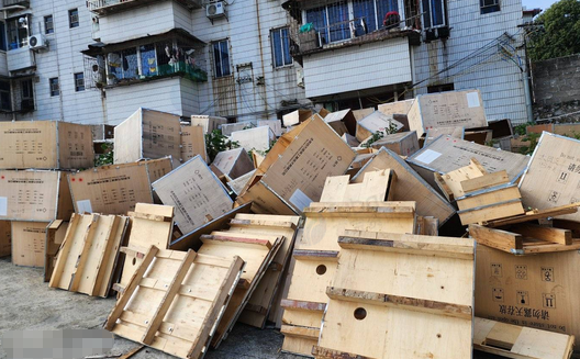 柳州地区处理1批木柜