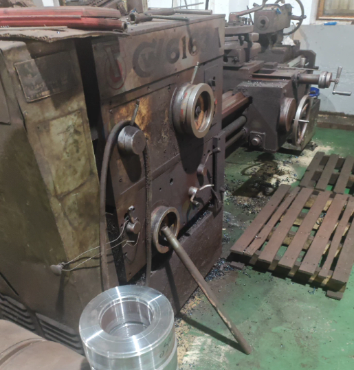 常州地区处理6163*1.5米齐齐哈尔车床1台、6150*1.5m数控车床1台