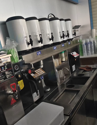 梧州地区处理冰沙机、开水机、茶水桶等整套奶茶设备