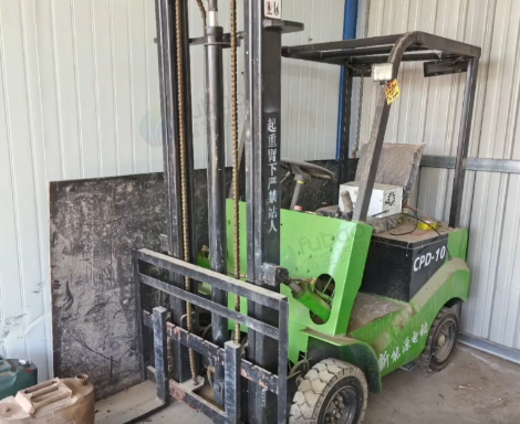 哈密地区处理搅拌机、叉车等全自动水泥制砖机全套设备