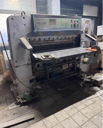 济南地区工厂处理品峰全自动裁板锯 非金属激光切割机 1300切纸机