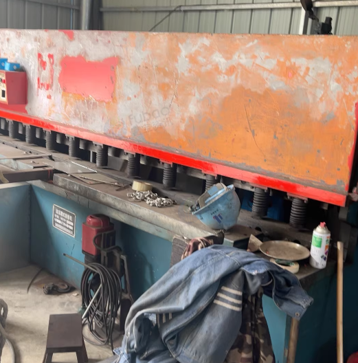 无锡地区工厂处理3.2m剪板机