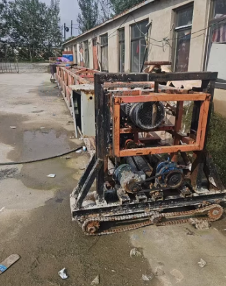 济宁地区项目完工处理三滚轴混凝土摊铺机