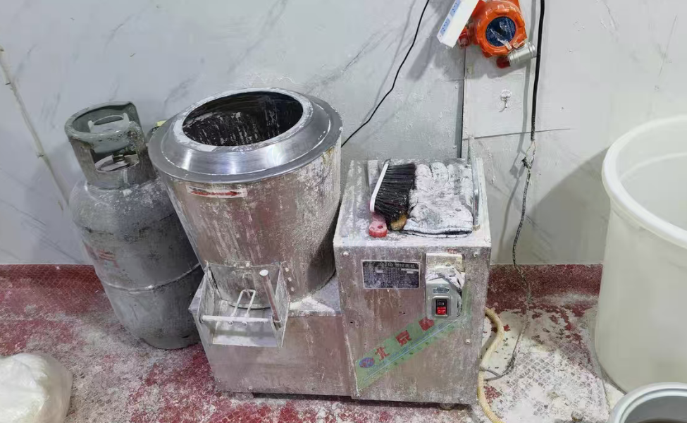 长春地区店铺处理冰城压面机、香河拌粉机
