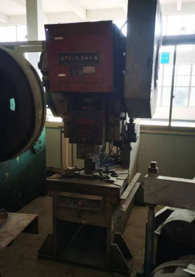 供应：剪板机、折弯机、冲床等