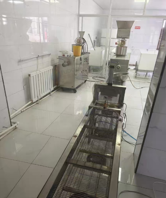 松原地区工厂处理面条机，干湿料灌装机，气泵等