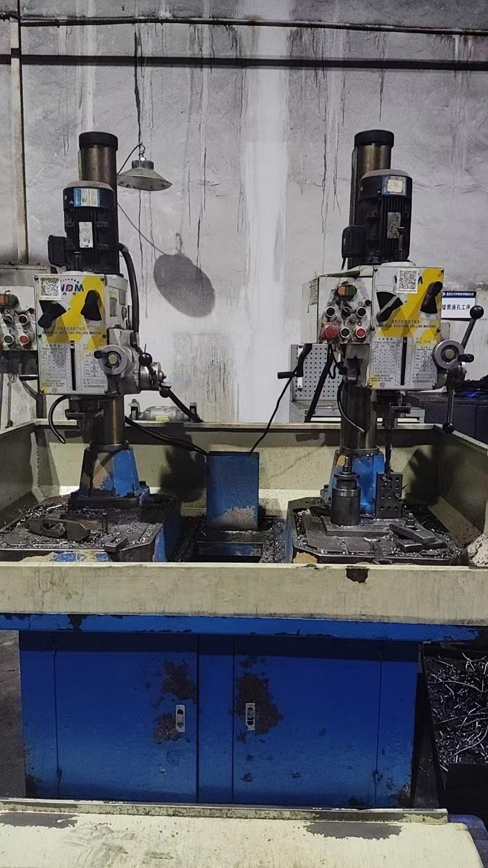 11月13日重庆大足零部件公司立式铣床、摇臂钻床、普通车床改数控等机器设备一批（包2）转让公告