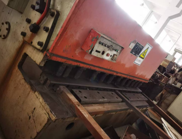 供应：剪板机、折弯机、冲床等