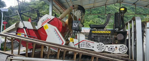 百色地区处理收割机