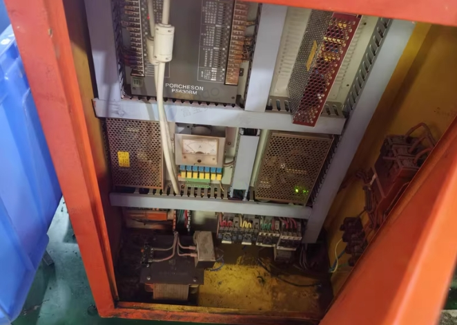 东莞地区个人处理闲置立式注塑机30吨