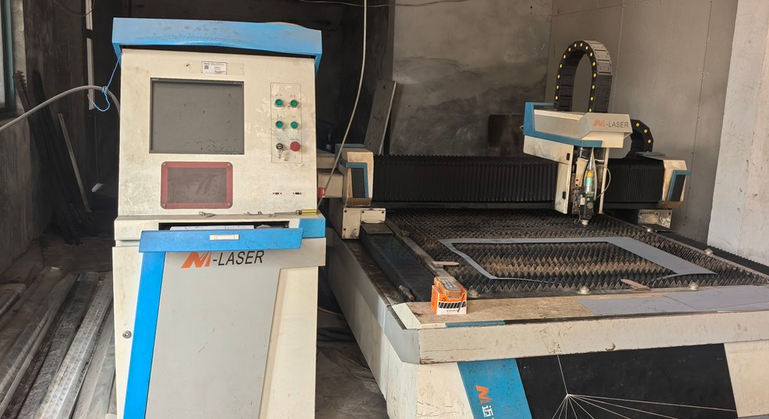 镇江地区工厂处理纱窗设备一批