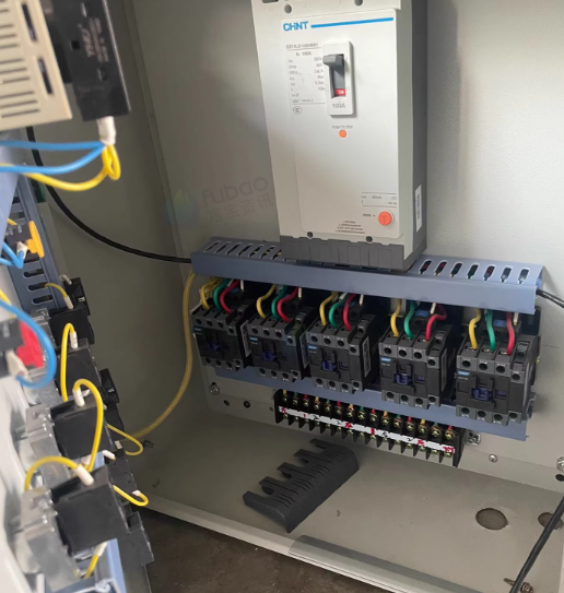 镇江地区处理全新电箱数十个、镀锌钢管约2T　　