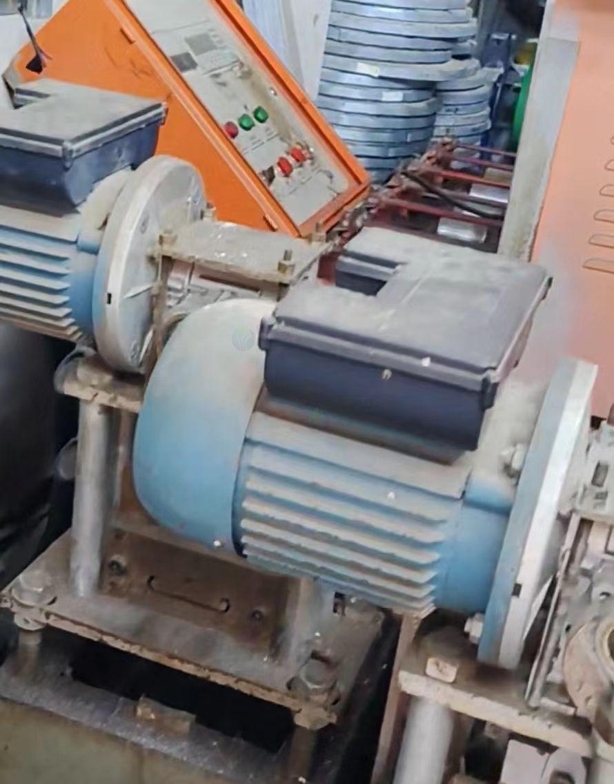 阜阳地区处理扣板机、龙骨机、叉车等广告扣板设备