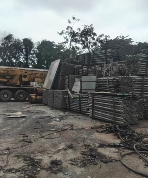 琼海地区处理工程剩下的盘扣支架、14号工字钢管桩、450大梁等