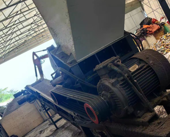 重庆地区处理撕碎机、破碎机、挖掘机、地磅