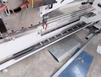 聊城地区公司处理锯力煌GZK4060带锯床 450铝合金切割双头锯