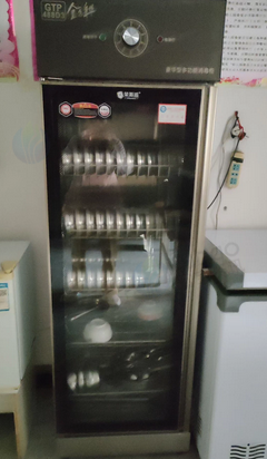 南昌地区处理幼儿园消毒柜、午休床、教学机、开水桶等