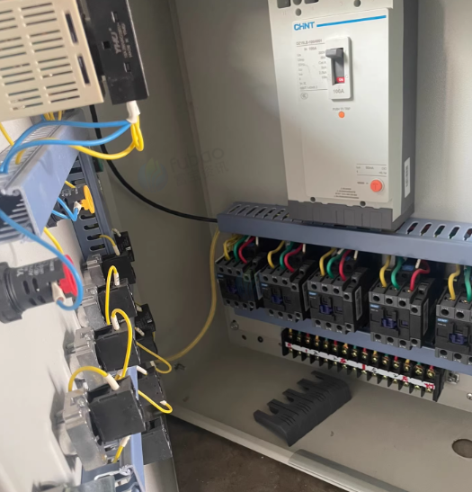 镇江地区处理全新电箱数十个、镀锌钢管约2T　　