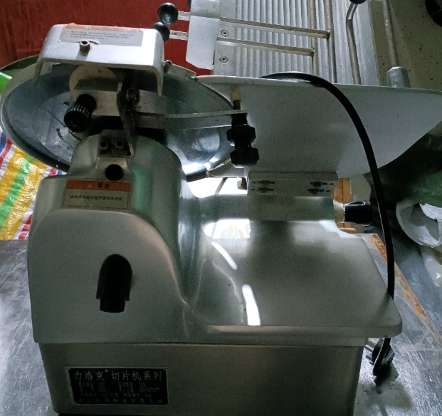 遵义地区处理消毒柜、切肉机、凉粉柜、汤锅