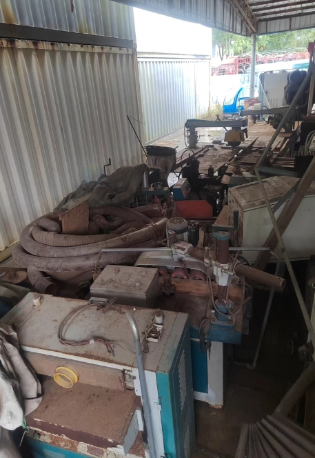 广州地区处理红木加工工业设备一批