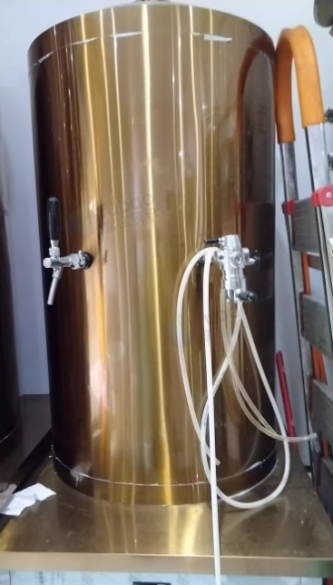 成都地区处理一拖4有两个储酒壶