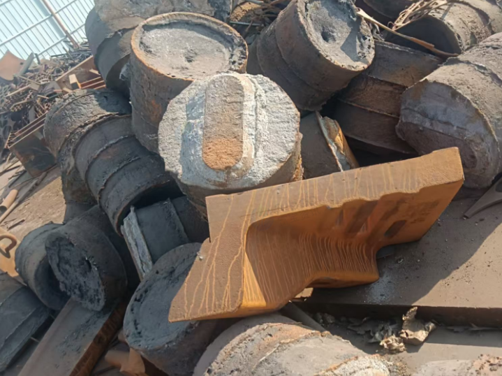 供应：50-60吨冒口铁