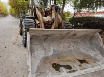 日照地区处理14年龙工LG855D装载机