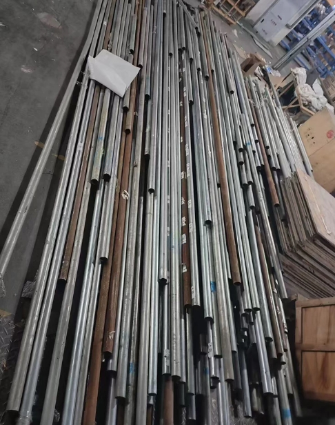 成都地区处理大量钢管、扣件、新旧板子、割钢架子