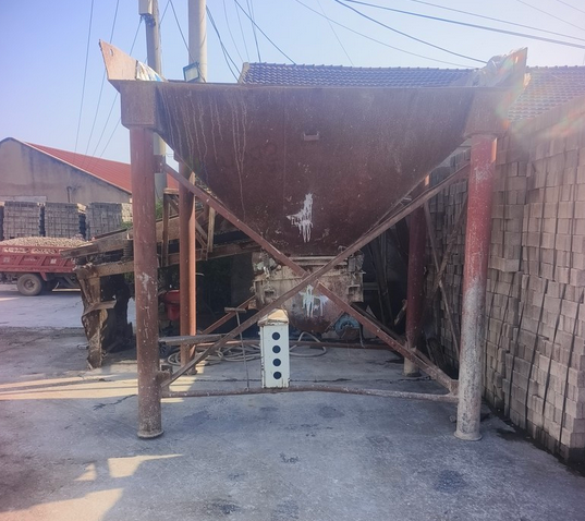 镇江地区工厂处理石料粉碎机一套