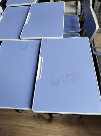 青岛地区处理1批课桌椅