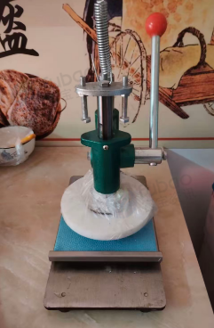 孝感地区处理自动双控温烧饼烤炉、保温展示柜、压饼机等