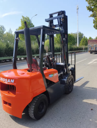 青岛地区处理3吨叉车