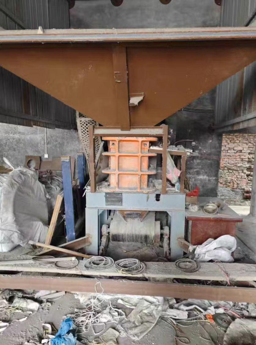 郑州地区处理鄂式破碎机、四台提升机、振动筛