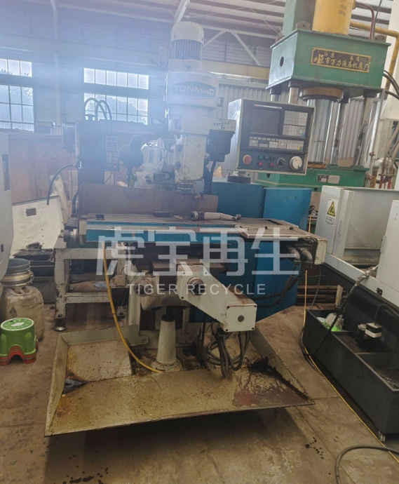 供应：液压联合冲剪机一台、数控炮塔铣两台