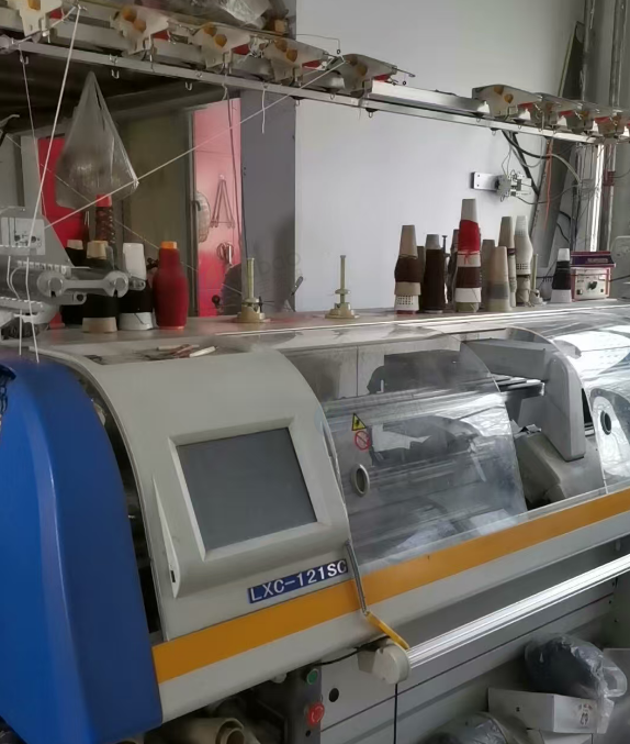 阿克苏地区处理两台龙星牌电脑横编织机