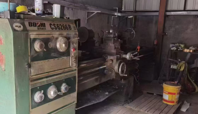 惠州地区处理2台车床、电动葫芦、橡胶挤出机、缠绕机