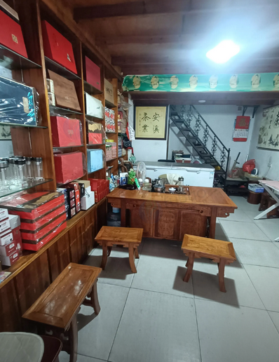 随州地区茶舍处理冰柜、空调、茶桌等