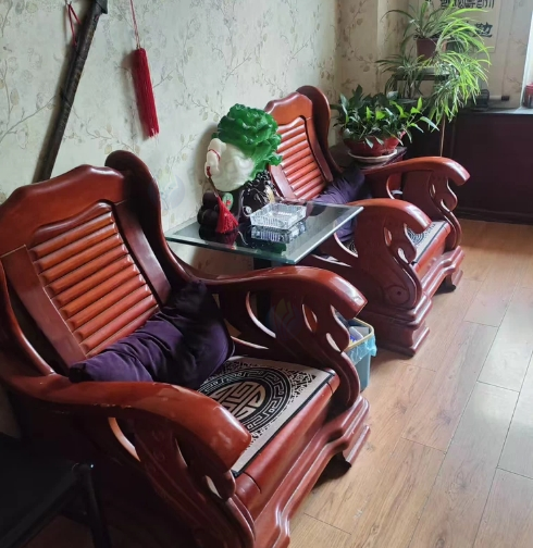 兰州地区处理中药柜、办公桌、木制座椅等