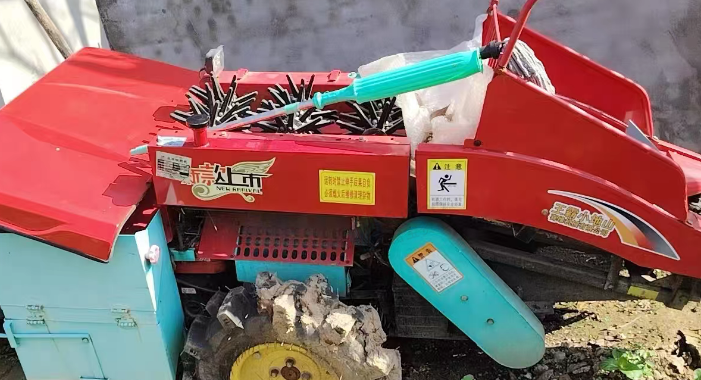 渭南地区自用处理山地小霸王单行玉米收割机