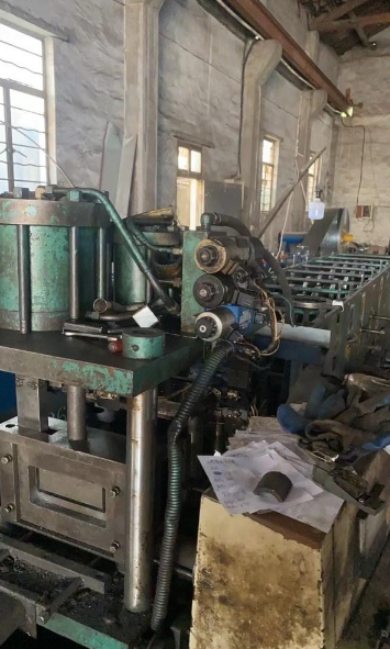 宁波地区处理2台c型钢机 彩钢板瓦片机