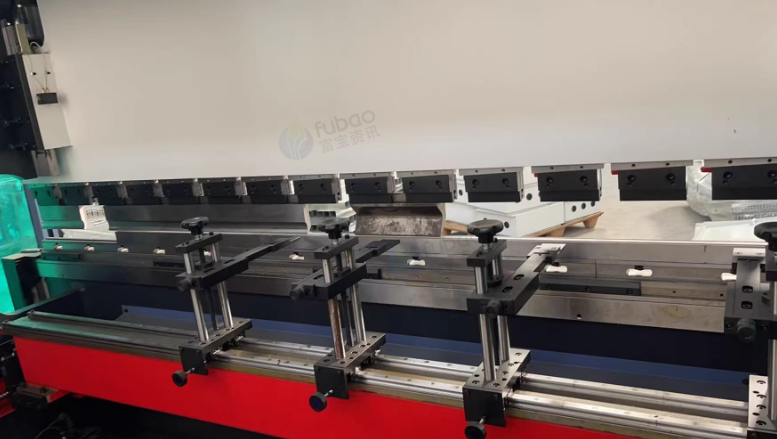 南京地区工厂处理扬力KB1032数控折弯机